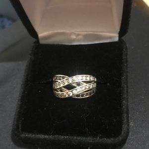 Beautiful sterling ring with sapphire and diamond